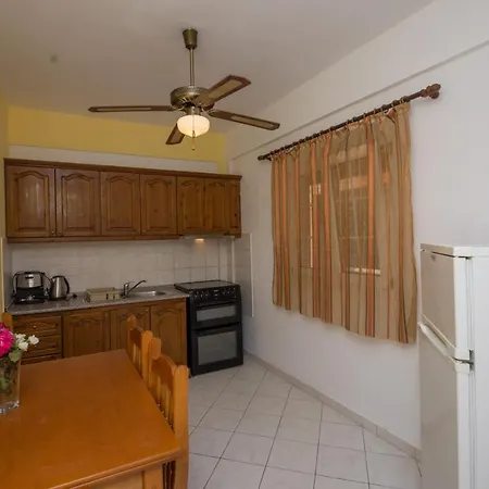 Kogeros Apartment Agios Georgios Pagon