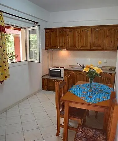 Kogeros Apartment *